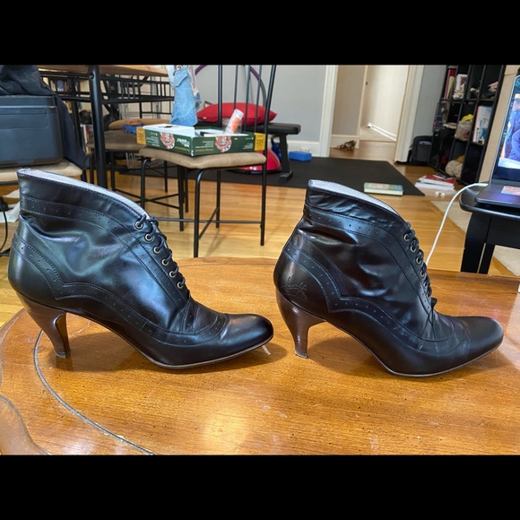 Fluevog Teapot Lady Grey boots - Picture 6 of 8